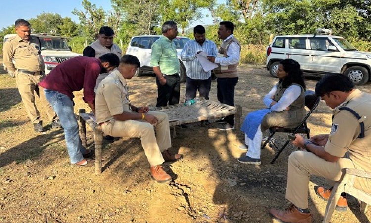 BIG NEWS : लाइसेंस की शर्तो का उल्लंघन, तो हरकत में आया जिला प्रशासन, एसडीएम और टीम पहुंची अठाना, मैग्जिन के तीन गोदामों को किया सील, पढ़े खबर