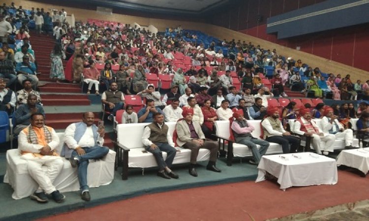 BIG NEWS : नीमच में जिला स्तरीय जनजाति गौरव दिवस समारोह संपन्न, सांसद ने हितग्राहियों को हित लाभ किए वितरित, सुधीर गुप्ता बोले- भगवान बिरसा मुंडा ने समाज के लिए किया संघर्ष, पढ़े खबर