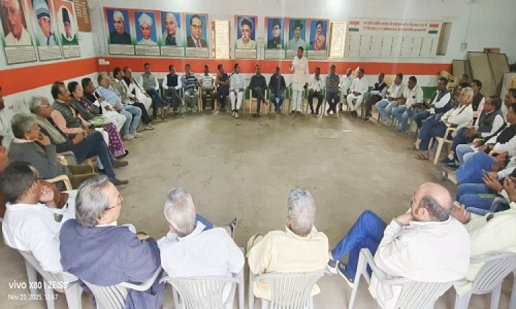 BIG NEWS : बिना किसी गुटबाजी के मैदान में उतरी कांग्रेस, नीमच जिले में तैयार किया ग्राउंड मॉडल, बड़े नेताओं ने संभाली कमान, SIR अभियान को रफ्तार देने का नया प्रयोग, जिलाध्यक्ष बाहेती ने उठाया बड़ा कदम, क्या मतदाताओं से सीधा संपर्क संगठन को बनाएगा मजबूत, पढ़े खबर