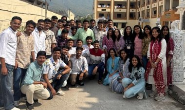 NEWS : युवा प्रेरणास्त्रोत नमन वया के मार्गदर्शन में डॉक्टरों ने की गिरनार पर्वत यात्रा, विभिन्न राज्यों के लोगों ने की सहभागिता, पूजन और भक्ति सहित किए कई पुनीत कार्य, पढ़े खबर