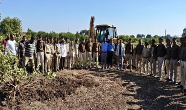 NEWS : गरोठ क्षेत्र के खजूरीरूंदा गांव पहुंची राजस्व और पुलिस विभाग की टीम, फिर शुरू की ताबड़तोड़ कार्यवाही, लाखों की शासकीय भूमि कराई अतिक्रमण से मुक्त, पढ़े खबर