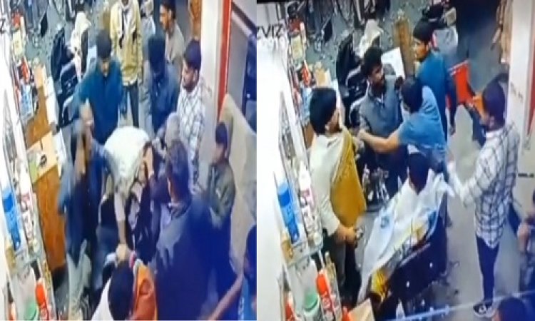 BIG NEWS : कटिंग की दुकान में घुसे ये लोग, और युवक से की जमकर मारपीट, पिपलियामंडी थाने पहुंची शिकायत, तो महिला सहित इन पर एफआईआर दर्ज, जांच में जुटी पुलिस, क्या पारिवारिक विवाद के चलते हुआ बवाल, पढ़े खबर