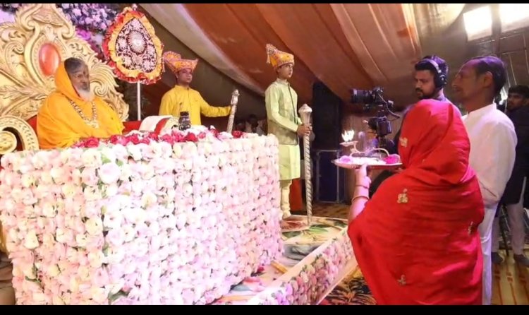 BIG NEWS: एकलिंगजी और मेवाड़ की उत्पत्ति की कथा सुन भाव विव्हल हुए श्रद्धालू, उमड़ा भक्तों का सैलाब, जगद्गुरु वसन्त विजयानन्द गिरी महाराज बोले- शतखण्ड पृथ्वी का सर्वोत्तम स्थान मेदपाट यानि मेवाड़, पढ़े खबर 