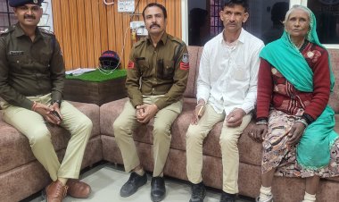 NEWS - मंदसौर पुलिस की सफलता, SIR अभियान मे माँ से मिलाया अपने गुमशुदा बेटा को, 22 साल बाद लौटा घर, पढ़े खबर