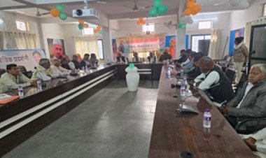 NEWS: भारतीय किसान संघ की बैठक में पद्मश्री हुकुमचंद पाटीदार का संदेश—स्वदेशी बीज से बनेगा किसान आत्मनिर्भर,पढ़े खबर