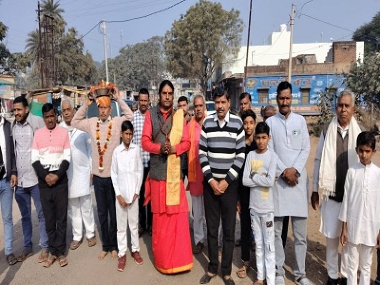 NEWS- भक्ति और उत्साह में लीन,सिर पर मंगल कलश लिए भजनो पर नाचती महिलाये, नगर के मुख्य मार्गो पर पुष्प वर्षा से स्वागत, हुई जीरन में नानी बाई का मायरा कथा की शुरुआत,पढ़े खबर