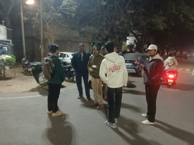 NEWS : सड़क सुरक्षा माह पर चलाया अभियान, नियमों तोड़ने पर कार्रवाई, इस अभियान का मुख्य उद्देश्य सड़क दुर्घटनाओं में कमी लाना और लोगों को सुरक्षित यातायात व्यवहार के प्रति जागरूक करना है, पढ़े खबर