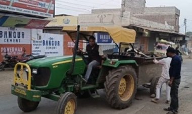 BIG NEWS : नगर परिषद की अनदेखी, सड़क पर खड़ी रही मृत पशु वाहन की ट्रॉली,हुआ यातायात ठप,पूर्व मंडल अध्यक्ष ने निजी प्रयास से खुलवाया मार्ग, पढ़े खबर