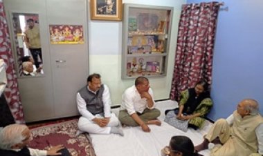 शोक संवेदना: ब्लाक अध्यक्ष ओम दिवान के निवास पर पहुंचे,पूर्व मंत्री नाहट व सांसद मीनाक्षी नटराजन, माता जी के निधन पर जताया शोक, पढ़े खबर