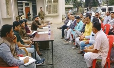 NEWS: मनासा थाना परिसर में शांति समिति की बैठक सम्पन्न, होली–मुहर्रम–ईद को लेकर प्रशासन सतर्क, पढ़े खबर