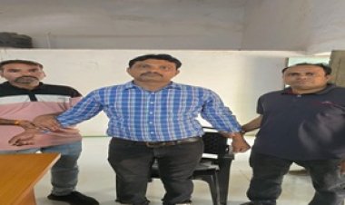 BREAKING NEWS: लोकायुक्त की बड़ी कार्रवाई — सुवासरा तहसील में मृतक की जमीन पर नामांतरण के लिए 40 हजार रिश्वत मांगने वाला पटवारी 30 हजार लेते रंगे हाथ हुआ गिरफ्तार, मचा तहसील कार्यालय मे मचा हड़कंप, पढ़े खबर