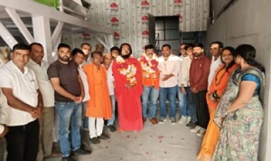 NEWS: दलौदा से मारूखेड़ी महादेव तक राष्ट्रीय अध्यक्ष डॉ. भंवर सिंह चौधरी का भव्य स्वागत, आतिशबाजी के बीच निकली यात्रा, हुआ विशाल हिंदू सम्मेलन,पढ़े खबर