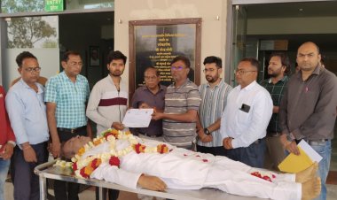 NEWS : संजय गहलोत का निधन, तो मानव सेवा में परिजनों का बड़ा योगदान, मंदसौर मेडिकल कॉलेज को मिला एक और देहदान, पढ़े खबर