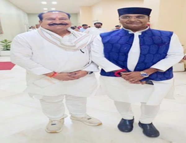 NEWS: नीमच बनेगा हॉकी का इंटरनेशनल हब, 6.95 करोड़ की सौगात से धनेरिया कलां में एस्ट्रोटर्फ मैदान,अब छोटे शहर से निकलेंगे बड़े खिलाड़ी ,विधायक दिलीप सिंह परिहार की अहम भूमिका ,पढ़े खबर