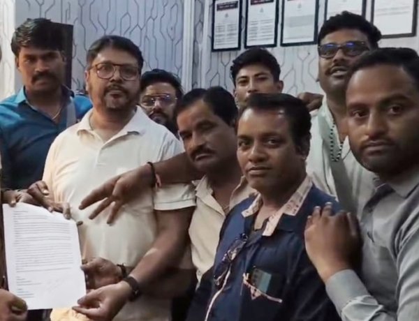 BREAKING NEWS: 200 पेट्रोल का फर्जी नियम… और सच दिखाने पर पत्रकार को जान से मारने की धमकी,नीमच में पेट्रोल पंप कर्मियों की दबंगई पर भड़का युवा प्रेस क्लब, FIR और पंप सील करने की उठी मांग,पढ़े खबर 