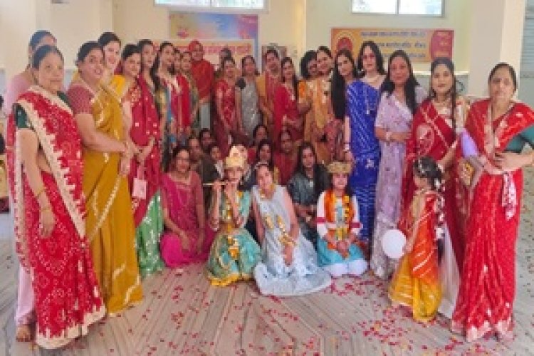 NEWS: “फूलों की होली, भजनों की गूंज और कान्हा भक्ति का रंग: फाग महोत्सव में झूम उठी मातृशक्ति, राधा-कृष्ण की झांकी पर बरसे पुष्प”, पढ़े खबर