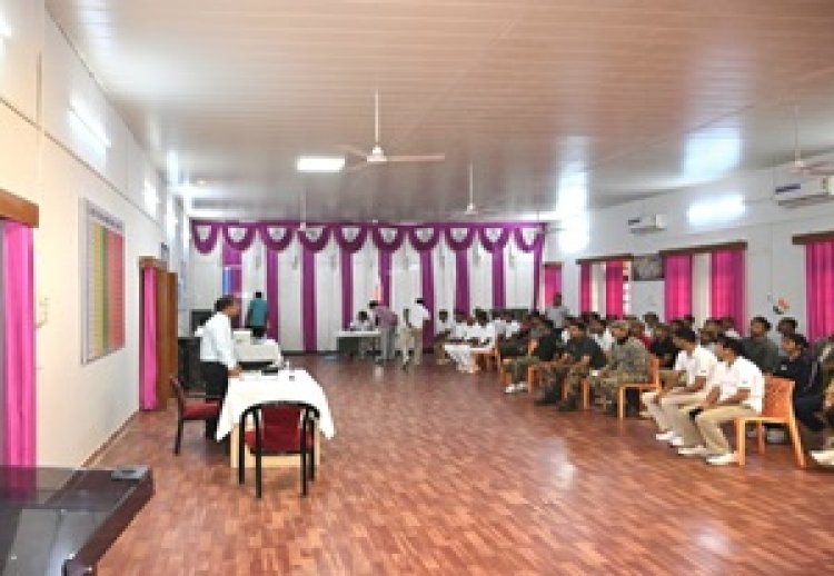 NEWS: सीआरपीएफ ग्रुप सेंटर नीमच की अनोखी पहल: जवानों और उनके परिवारों के लिए लगा नि:शुल्क हेल्थ चेक-अप कैंप,हुई कई जांचें हुईं,दीजरूरतमंदों को मुफ्त में  दवाइयां, पढ़े खबर