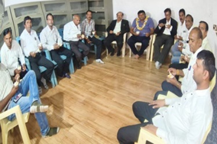 NEWS: रामपुरा में वकीलों को मिली बड़ी राहत!,नगर परिषद ने दिए दो नए कक्ष,अभिभाषक संघ ने किया जितेंद्र जागीरदार का भव्य सम्मान, पढ़े खबर