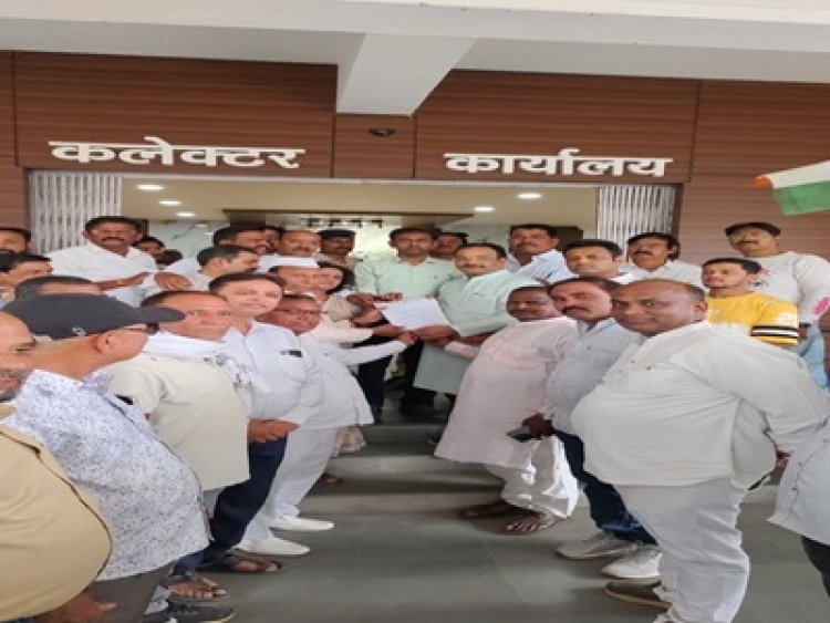 BIG NEWS: बिजली बिलों की बढ़ोतरी से लेकर किसानों की तबाही,अन्य जनसमस्याओं को लेकर नीमच कांग्रेस का हल्ला बोल ,राज्यपाल के नाम सौंपा ज्ञापन, पढ़े खबर