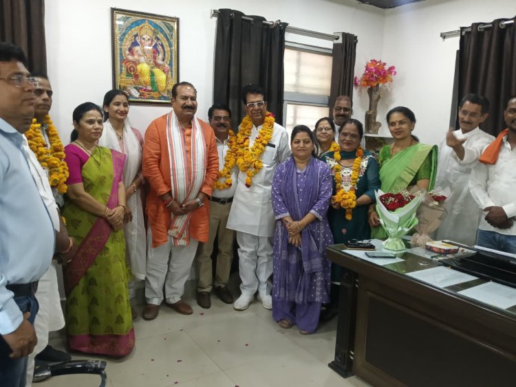 BIG NEWS: नीमच नगर पालिका में दिखी भाजपा की पूरी ताकत, विधायक, जिलाध्यक्ष और नपाध्यक्ष समेत पूरी टीम एक मंच पर, एल्डरमेन स्वागत कार्यक्रम बना राजनीतिक एकजुटता का बड़ा मंच,पढ़े खबर