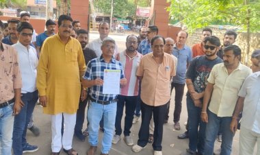 BIG NEWS: नीमच में मासूम से छेड़छाड़ पर भड़का जनसैलाब, स्वर्णकार समाज उतरा मैदान पर, दी चेतावनी, चले आरोपी के घर पर बुलडोजर, निर्दोषों को तुरंत रिहा करो,वरना होगा बड़ा आंदोलन,पढ़े खबर