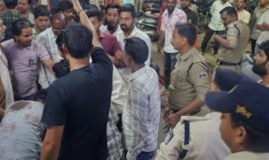 BIG NEWS: चाय की चुस्की… और मौत का वार, मंदसौर का शुक्ला चौक बना खून का मैदान, सिर्फ ‘घूरकर देखने’ की बात… और दोस्त ने कर दिया कत्ल,एक युवक की मौत, दूसरा जिंदगी और मौत के बीच  लड़ रहा जंग, पढ़े खबर