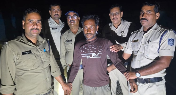 BIG NEWS: मंदसौर में पुलिस का बड़ा ऑपरेशन, आधी रात को 450 पुलिसकर्मी निकले सड़कों पर… मचा अपराधियों में हड़कंप, एक ही रात में किये 115 वारंटी गिरफ्तार, की MD ड्रग्स और शराब जब्त, पढ़े खबर