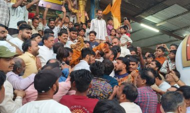 NEWS: खंभा फाड़ प्रकट हुए भगवान नरसिंह, बद्रीविशाल मंदिर में उमड़ा आस्था का सैलाब, हजारों श्रद्धालुओं ने किए दिव्य दर्शन, गूंज उठा पूरा मनासा, पढ़े खबर