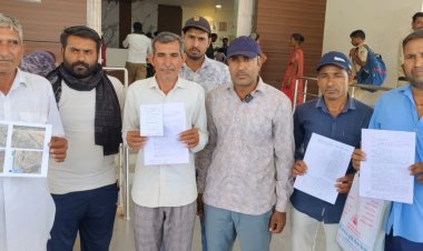 BREAKING NEWS: नीमच में न्याय पर उठे सबसे बड़े सवाल, अपर कलेक्टर को रिश्वत देकर निरस्त कराया आदेश, फिर खंभे गाड़कर बंद कर दिया किसानों का एकमात्र रास्ता, 60 किसानों का प्रशासन पर भ्रष्टाचार का विस्फोटक आरोप, जनसुनवाई में गूंजा मामला, पढ़े खबर