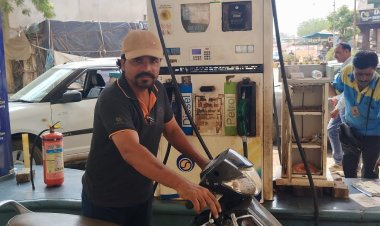 BIG NEWS: ईंधन की मार या मिलावट का खेल? नीमच के पेट्रोल पंप पर हंगामा, खराब पेट्रोल से गाड़ियां हुई पस्त,पढ़े खबर