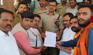 BIG NEWS : नाबालिग हिंदू लड़की के अपहरण पर भड़का जनआक्रोश, नीमच से उज्जैन तक उबाल, गिरफ्तारी नहीं होने पर सड़कों पर उतरा सर्व हिंदू समाज, ज्ञापन सौंपकर जताया भारी आक्रोश,पढ़े खबर