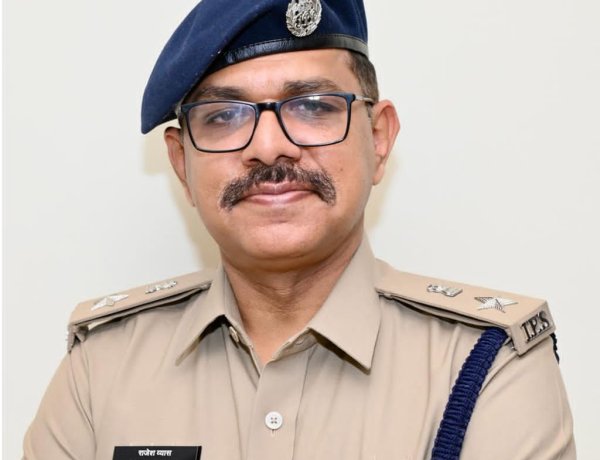 BIG BREAKING NEWS: मध्यप्रदेश में बड़ी प्रशासनिक सर्जरी, IPS अधिकारियों के तबादलों से पुलिस महकमे में बड़ा फेरबदल, नीमच SP अब होंगे राजेश व्यास, पूरी लिस्ट देखे यहाँ