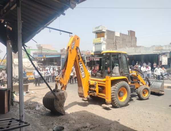 BIG NEWS : एक्शन मोड में प्रशासन और नगर परिषद, पिपलियामंडी में अवैध अतिक्रमण पर चलाया बुल्डोजर, दूकान के बाहर लगे टीनशेड हटाएं, मनासा रोड़ से कृषि उपज मंडी तक मचा हड़कंप, पढ़े खबर