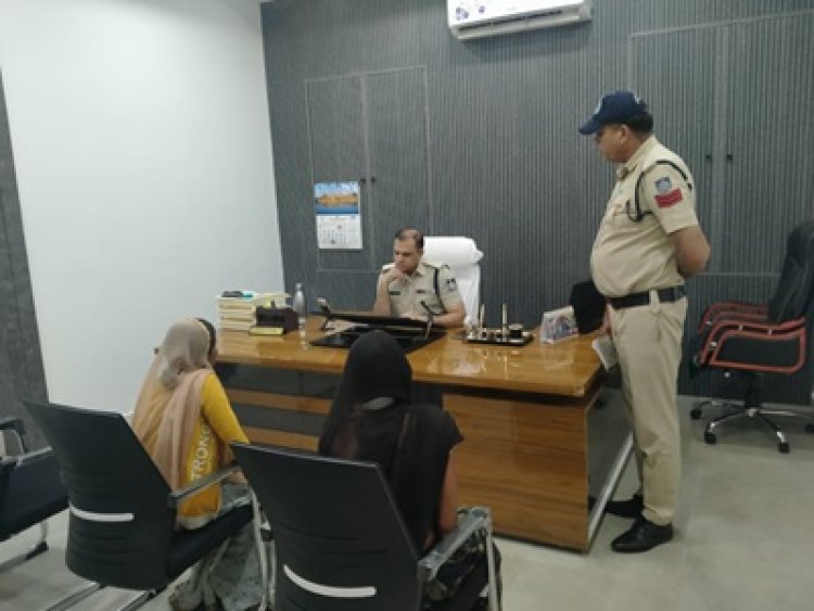 BIG NEWS: नीमच पुलिस की जनसुनवाई में फरियादियों की लगी कतार: एएसपी नवल सिंह सिसोदिया ने मौके पर सुनी समस्याएं, 10 सीएम हेल्पलाइन शिकायतों का कराया संतुष्टिपूर्वक निराकरण, पढ़े खबर