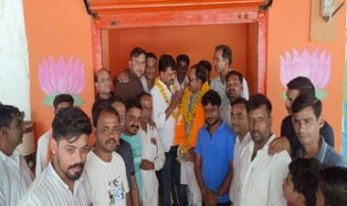 NEWS: ऊर्जा मंत्री राकेश शुक्ला के रामपुरा आगमन पर भाजपा कार्यकर्ताओं ने किया भव्य स्वागत, बालाजी धाम में पूजा-अर्चना कर लिया आशीर्वाद, पढ़े खबर