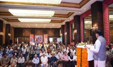 BIG NEWS: 2028 के सिंहस्थ को लेकर मुख्यमंत्री डॉ. मोहन यादव का बड़ा ऐलान! 40 करोड़ श्रद्धालुओं की तैयारी, 22 नए पुल, हर सुविधा होगी हाईटेक... बोले- इस बार दुनिया देखेगी भव्य, दिव्य और ऐतिहासिक सिंहस्थ, पढ़े खबर