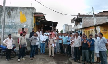 NEWS : मनासा के ग्राम मोया में पुलिस ने खोले साइबर ठगों के राज... बताया कैसे एक गलत क्लिक, फर्जी लिंक या APK फाइल पलभर में खाली होगा आपका बैंक अकाउंट,कँहा करे शिकायत, पढ़े खबर