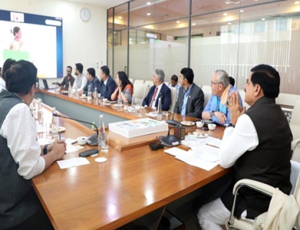 BIG NEWS: 2000 करोड़ के निवेश से पीथमपुर में लगेगा दक्षिण एशिया का सबसे बड़ा हेलियन प्लांट, मुख्यमंत्री डॉ. मोहन यादव ने किया वर्चुअल भूमिपूजन, 1000 से अधिक युवाओं को मिलेगा रोजगार, पढ़े खबर