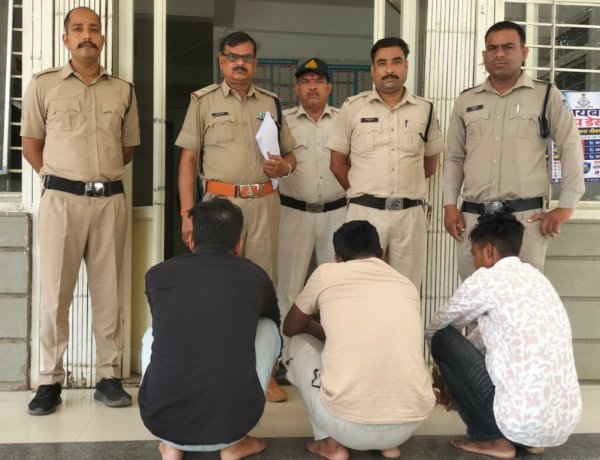BREAKING NEWS: नीमच कैंट पुलिस का नशा तस्करों पर बड़ा प्रहार, राजस्थान से आए 3 आरोपी गिरफ्तार; 33 किलो डोडाचूरा बरामद, पूछताछ में खुल सकते हैं बड़े राज!, पढ़े खबर