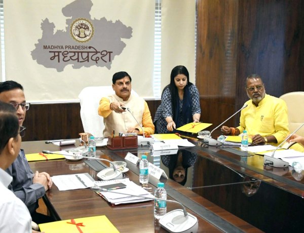 BIG NEWS: प्रदेश के 33.92 लाख हितग्राहियों को मुख्यमंत्री मोहन यादव का मेगा तोहफा, एक क्लिक में खातों में पहुंचे 203.56 करोड़ रुपए; बोले- बुजुर्गों, असहायों और दिव्यांगों का सम्मान करना हमारा धर्म, पढ़े खबर
