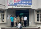 BIG BREAKING: आधी रात में पीठ पर टंगा बैग और बाइक की सवारी, बालाजी मंदिर के सामने मनासा पुलिस से हुआ सामना, फिर तलाशी के दौरान खुला ये बड़ा राज,अब आगे के काउंटडाउन में जुटी पुलिस,क्या हैं पूरा मामला पढ़े ये खबर