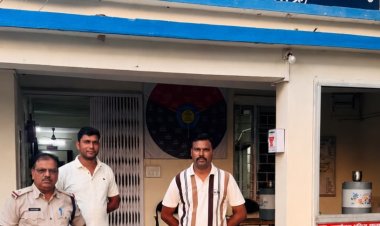 BIG NEWS: बिना नंबर की अल्टो ने बढ़ाया मल्हारगढ़ पुलिस का शक... पीछा शुरू हुआ तो खुल गया नशे का बड़ा खेल, 5 कट्टों में मिला 69.5 किलो डोडाचूरा; 1 तस्कर गिरफ्तार, 2 फरार... पढ़ें खबर