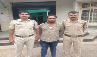 BIG BREAKING: 10 साल से ड्रग्स का काला साम्राज्य चलाने वाला कुख्यात विनोद धाकड़ PIT-NDPS एक्ट में निरुद्ध, भेजा केंद्रीय जेल इंदौर, पढ़े खबर