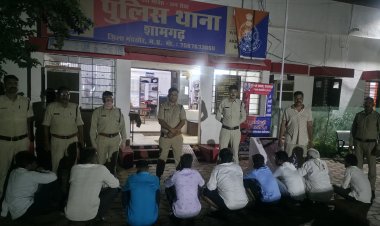 BIG NEWS: 'ऑपरेशन ऑल आउट' से कांपा मंदसौर, 38 पुलिस टीमों और 450 जवानों ने एक रात में तोड़ी अपराधियों की कमर, 2 इनामी तस्कर और 125 वारंटी गिरफ्तार सहित किया डोडाचूरा जब्त, पढ़े खबर