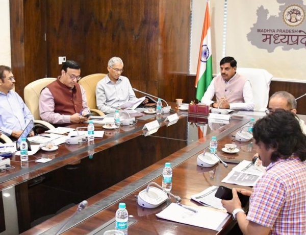 BREAKING NEWS: किसानों की किस्मत बदलने का मास्टरप्लान! CM डॉ. मोहन यादव ने खोले ऐलानों के पिटारे, हर जिले में होंगे महोत्सव, दूध से लेकर खेती तक बढ़ेगी किसानों की कमाई, पढ़े खबर