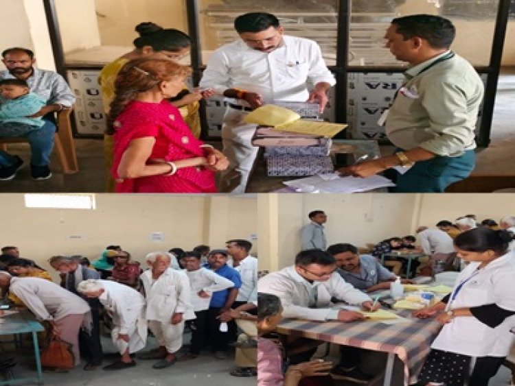 NEWS: धुंधली होती रोशनी को मिला नया सहारा! रेडक्रॉस के विशाल नेत्र शिविर में 200 लोगों की आंखों की जांच, 37 मोतियाबिंद मरीजों की समय रहते हुई पहचान, पढ़े खबर