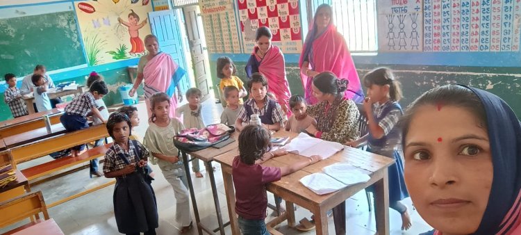NEWS: आंगनवाड़ी से स्कूल तक, नन्हे कदमों को मिली नई उड़ान, चिताखेड़ा में बच्चों का कराया प्राथमिक शाला भ्रमण, पढ़े खबर