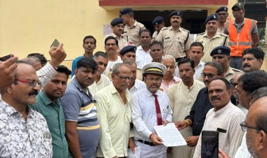 BIG NEWS: पिपलिया स्टेशन पर रेल सुविधाओं को लेकर फूटा आक्रोश, हनुमान चालीसा पाठ के बाद रेलवे को चेतावनी—‘मांगें नहीं मानीं तो आंदोलन होगा और बड़ा’, पढ़े खबर