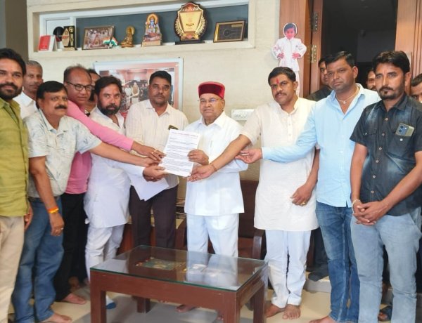 BREAKING NEWS : तीसरी-चौथी रेल पटरी के नए सर्वे रूट पर नागदा में उबाल, राज्यपाल को सौंपा ज्ञापन, पढ़े खबर