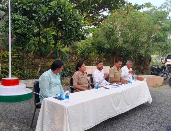 NEWS: रामपुरा में शांति समिति की बैठक, पर्वों को लेकर प्रशासन अलर्ट, अफवाहों से दूर रहने और भाईचारा बनाए रखने की अपील, पढ़े खबर